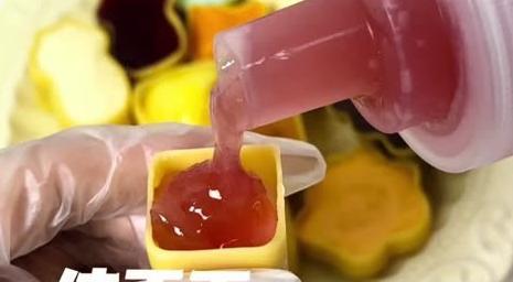停的网红零食既是三无又有致癌风险m6米乐别买也别吃！被人民日报叫(图2)