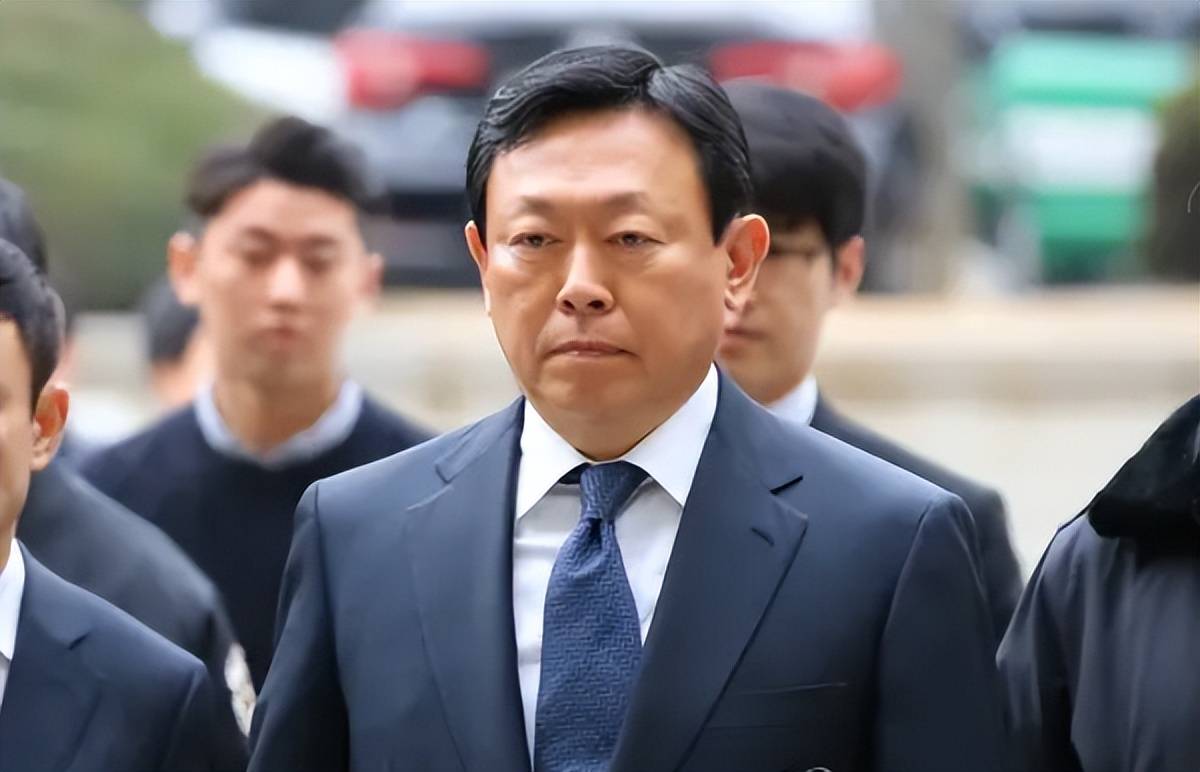 闻乐天家族没落得有理有据攀附日本发家深陷各类丑(图7) 闻乐天家族没落得有理有据攀附日本发家深陷各类丑(图7)